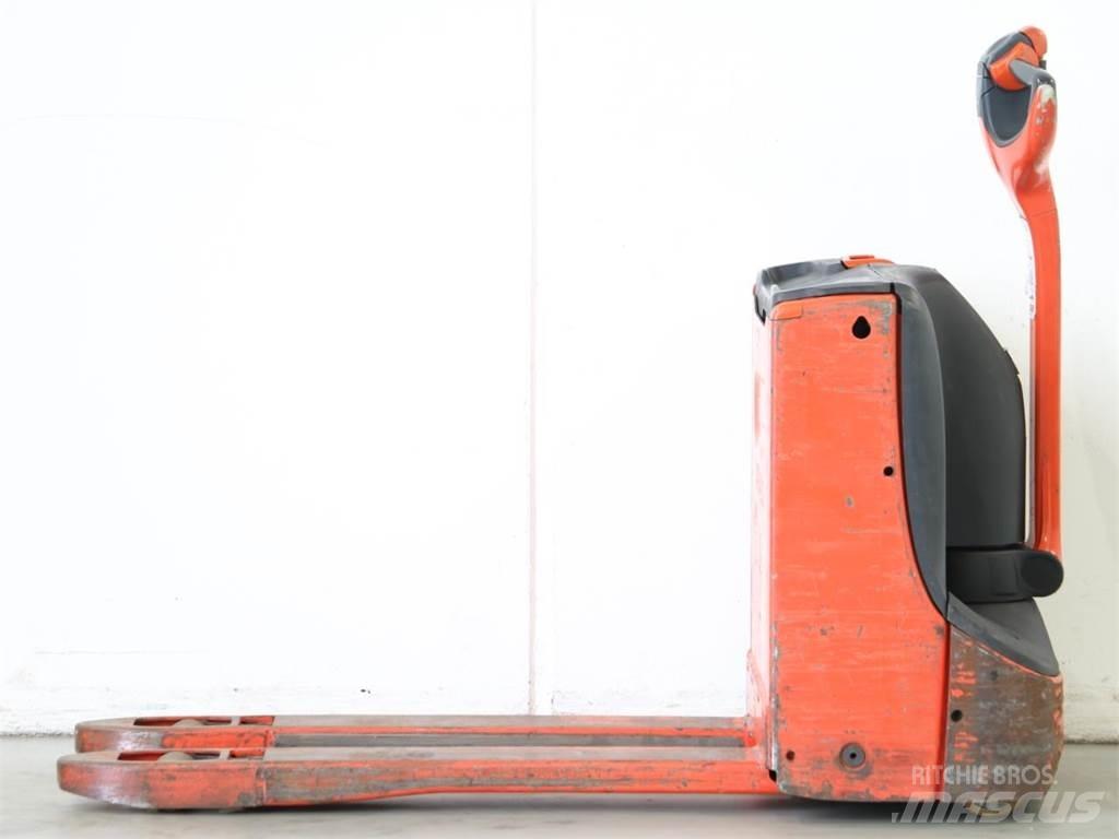 Linde T16/1152 Колички високоповдигачи с теглич