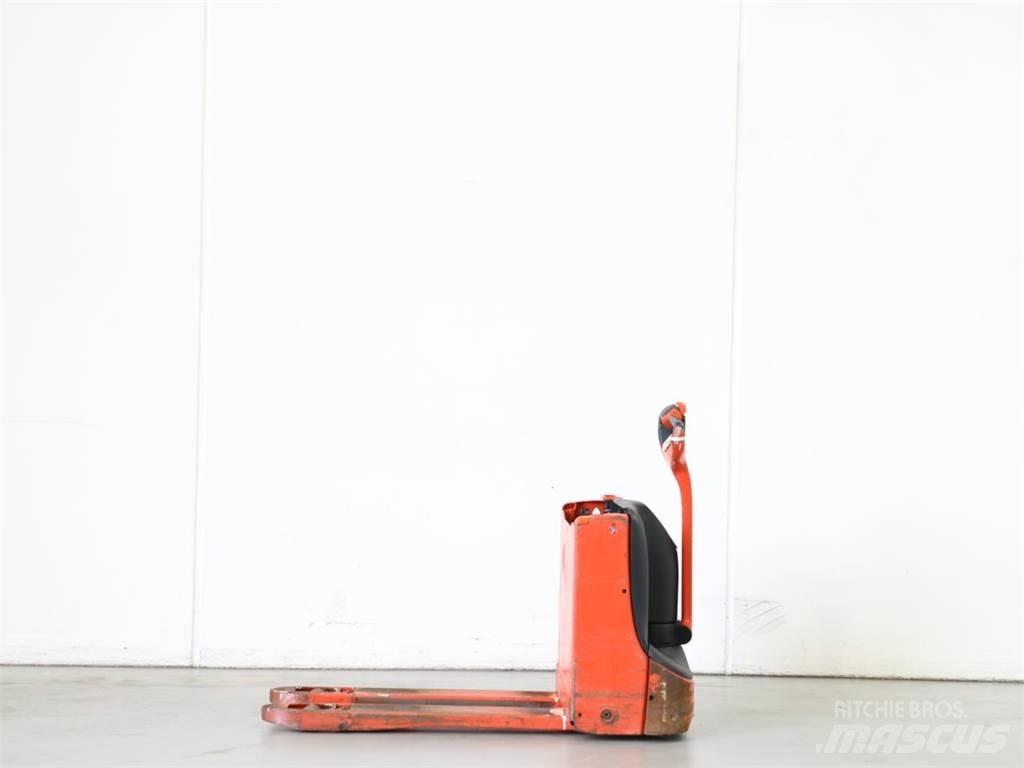 Linde T16/1152 Колички високоповдигачи с теглич