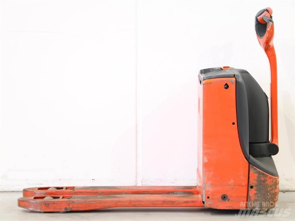 Linde T16/1152 Колички високоповдигачи с теглич