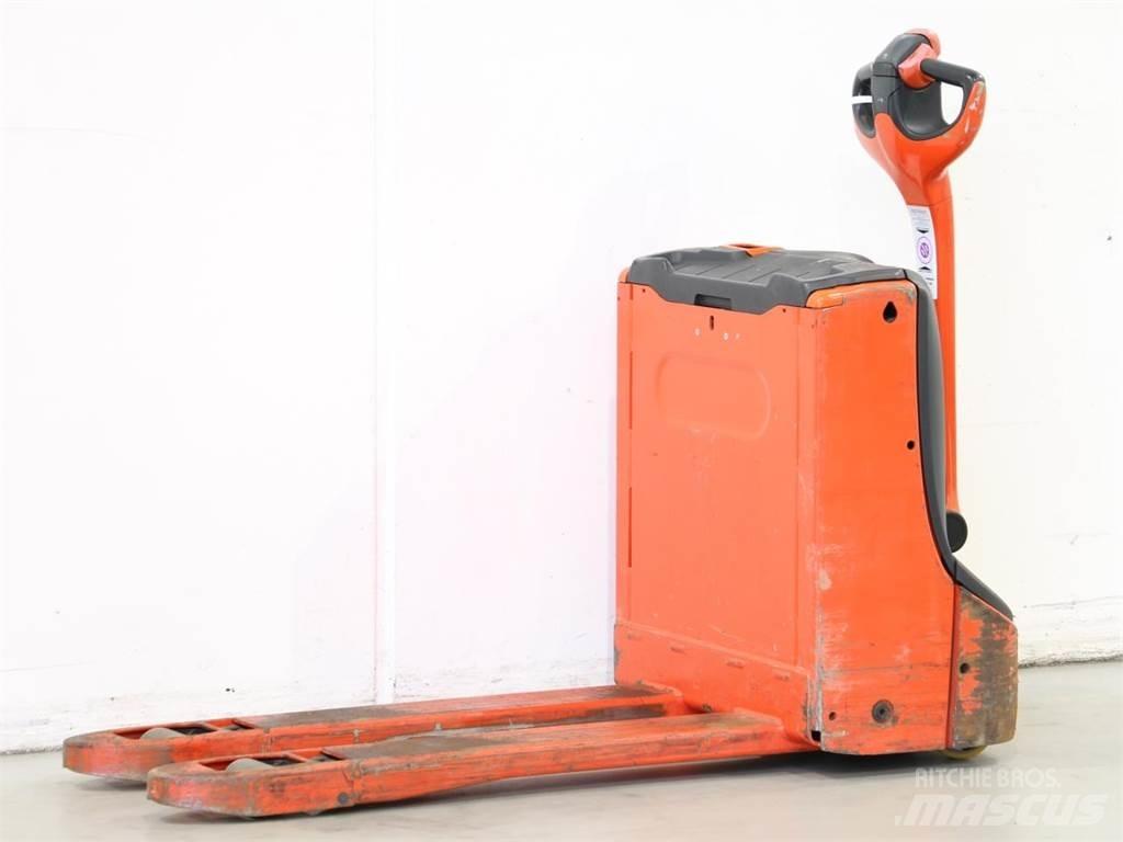 Linde T16/1152 Колички високоповдигачи с теглич