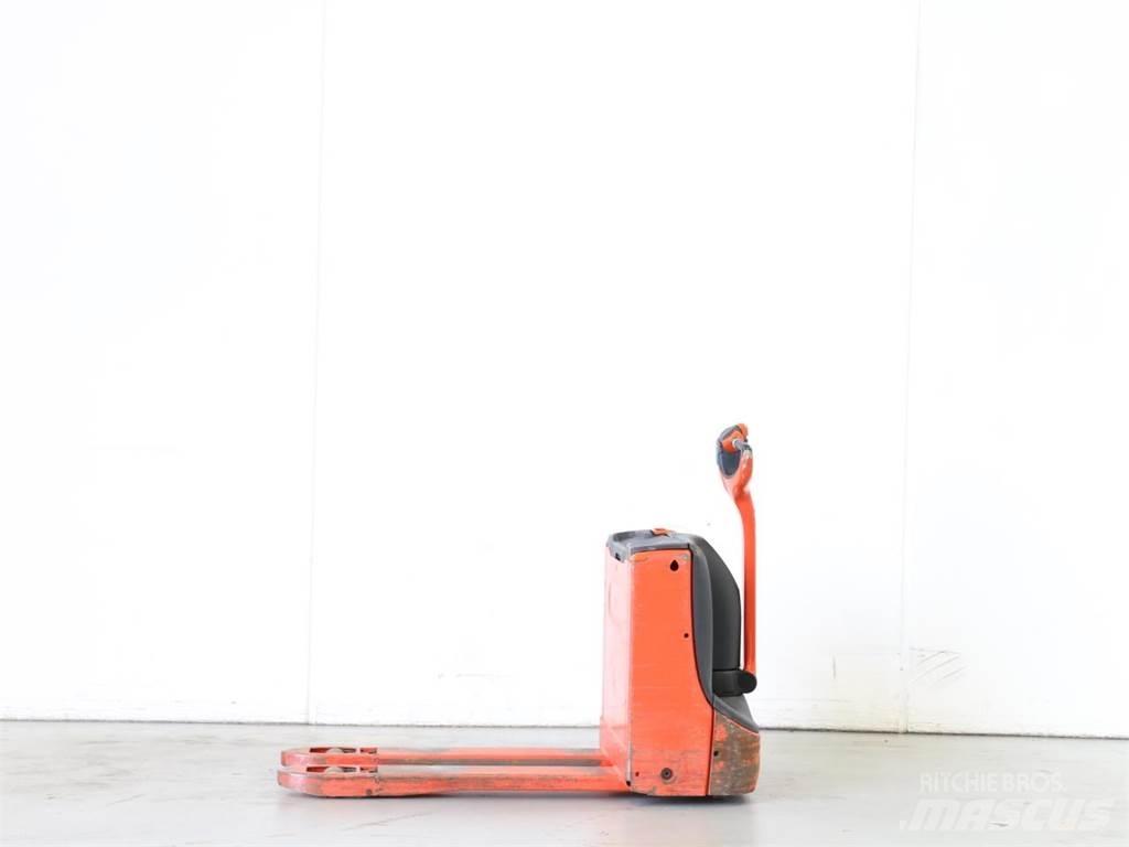 Linde T16/1152 Колички високоповдигачи с теглич