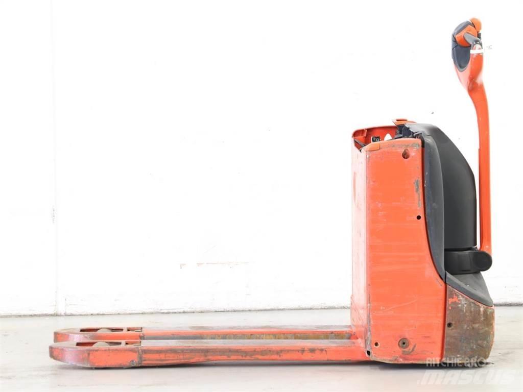 Linde T16/1152 Колички високоповдигачи с теглич