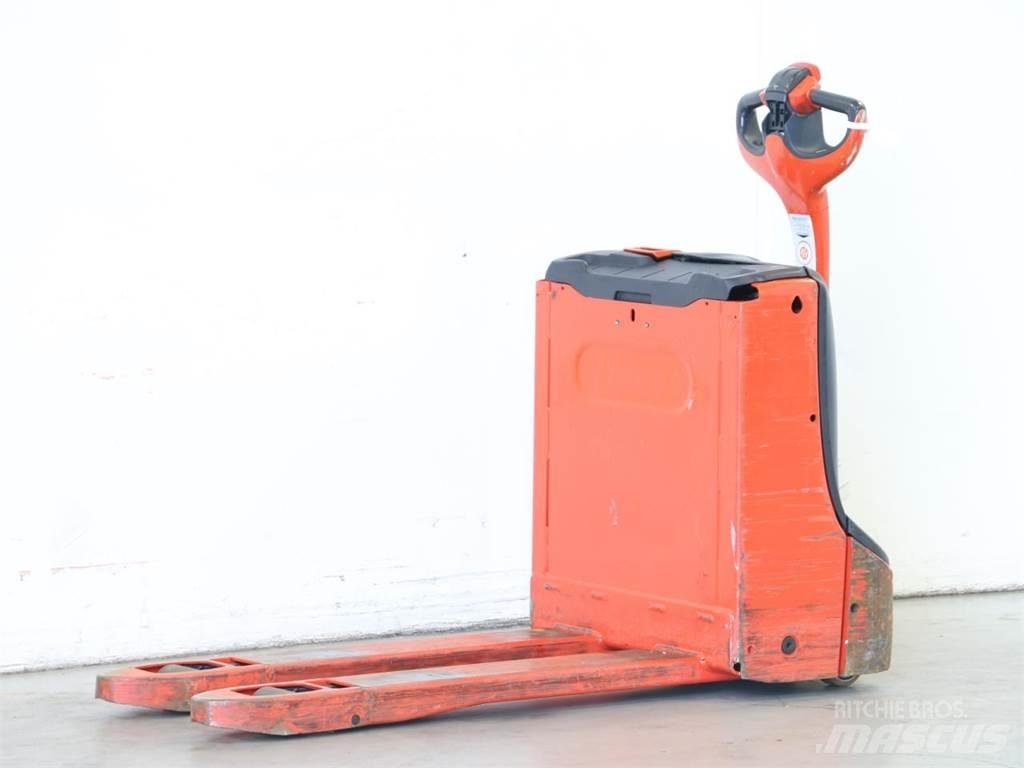 Linde T16/1152 Колички високоповдигачи с теглич