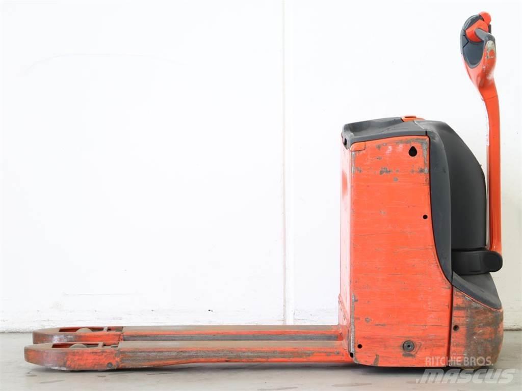 Linde T16/1152 Колички високоповдигачи с теглич