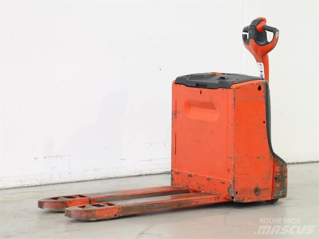 Linde T16/1152 Колички високоповдигачи с теглич