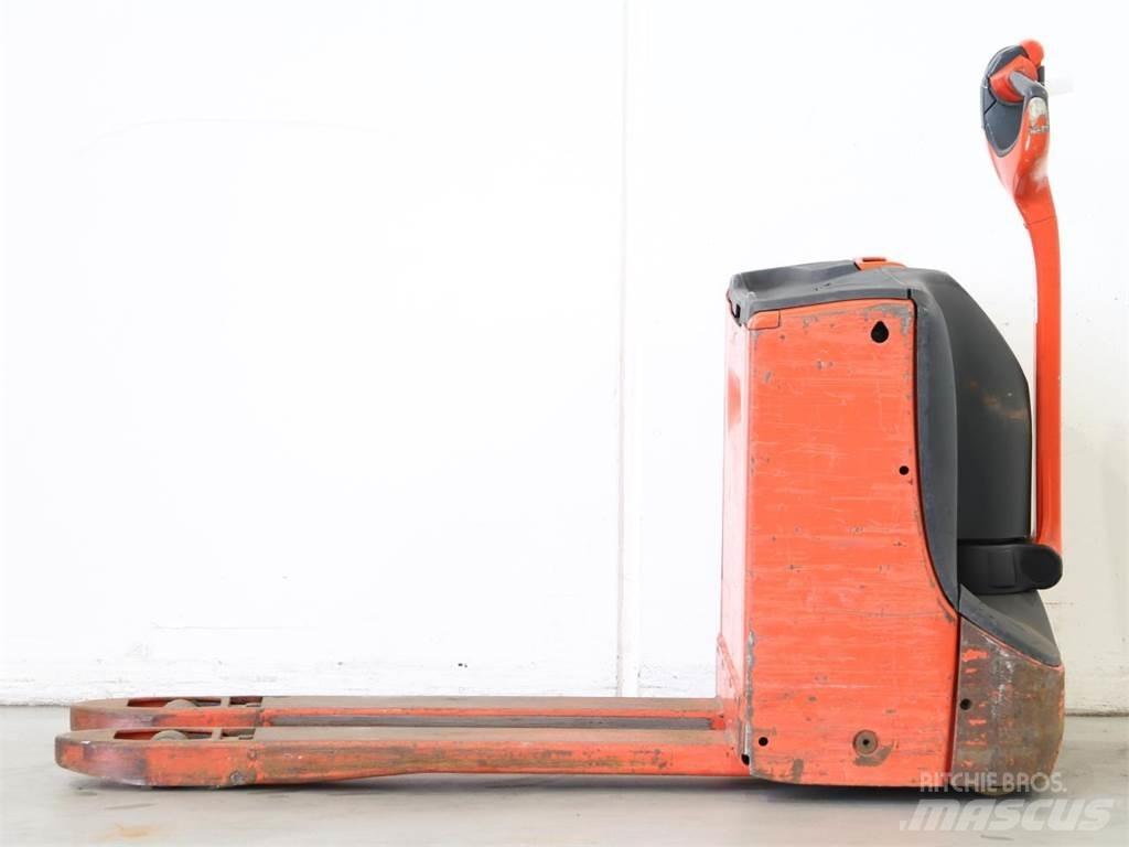 Linde T16/1152 Колички високоповдигачи с теглич