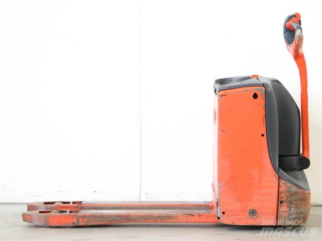 Linde T16/1152 Колички високоповдигачи с теглич