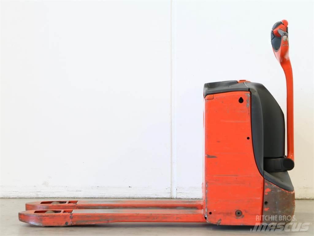 Linde T16/1152 Колички високоповдигачи с теглич