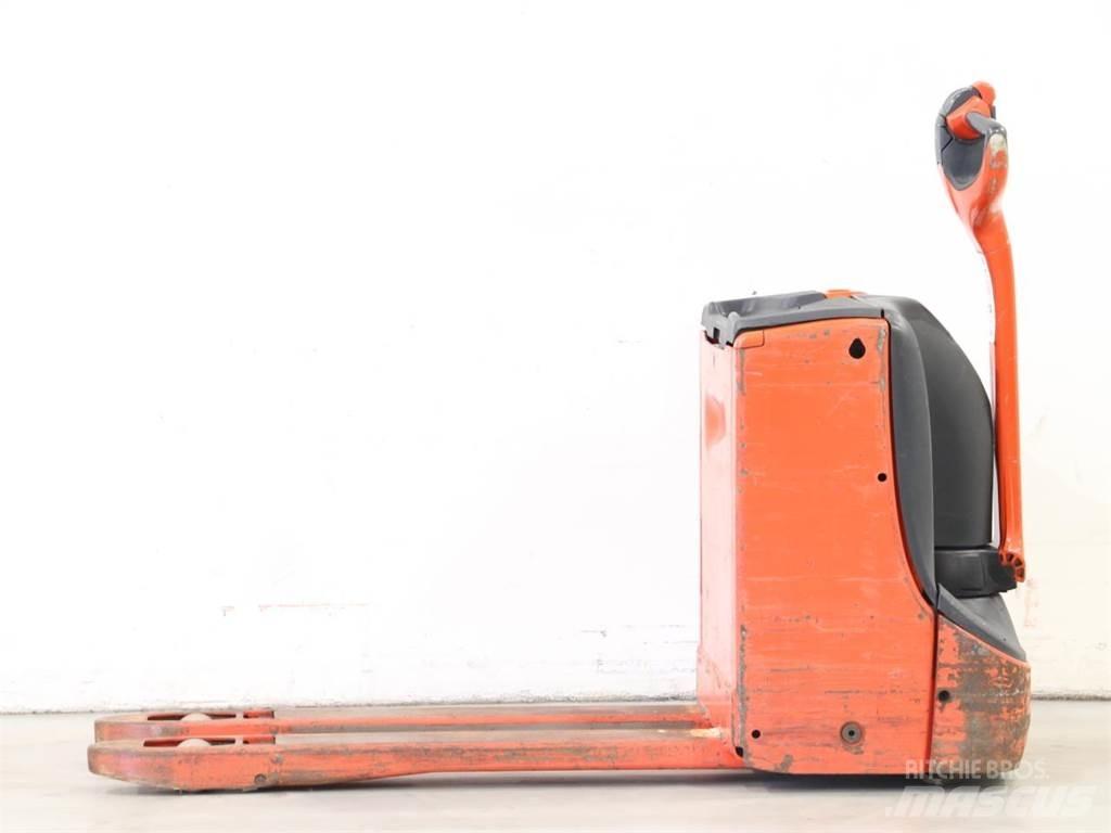 Linde T16/1152 Колички високоповдигачи с теглич