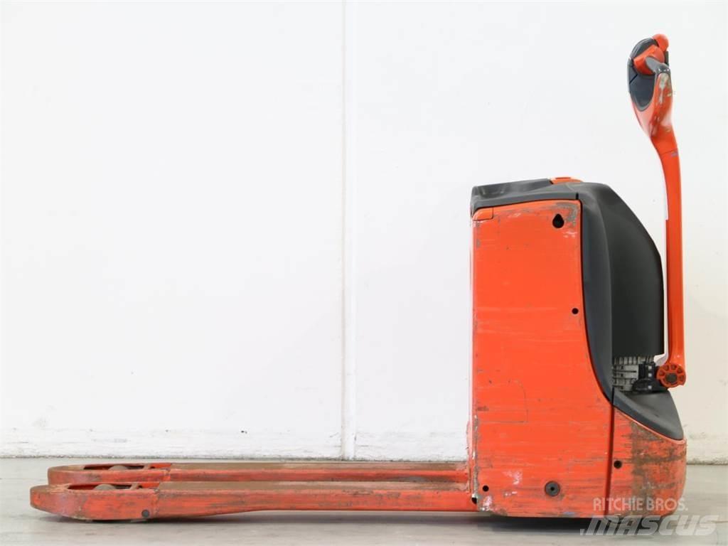 Linde T16/1152 Колички високоповдигачи с теглич