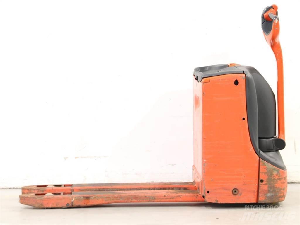 Linde T16/1152 Колички високоповдигачи с теглич