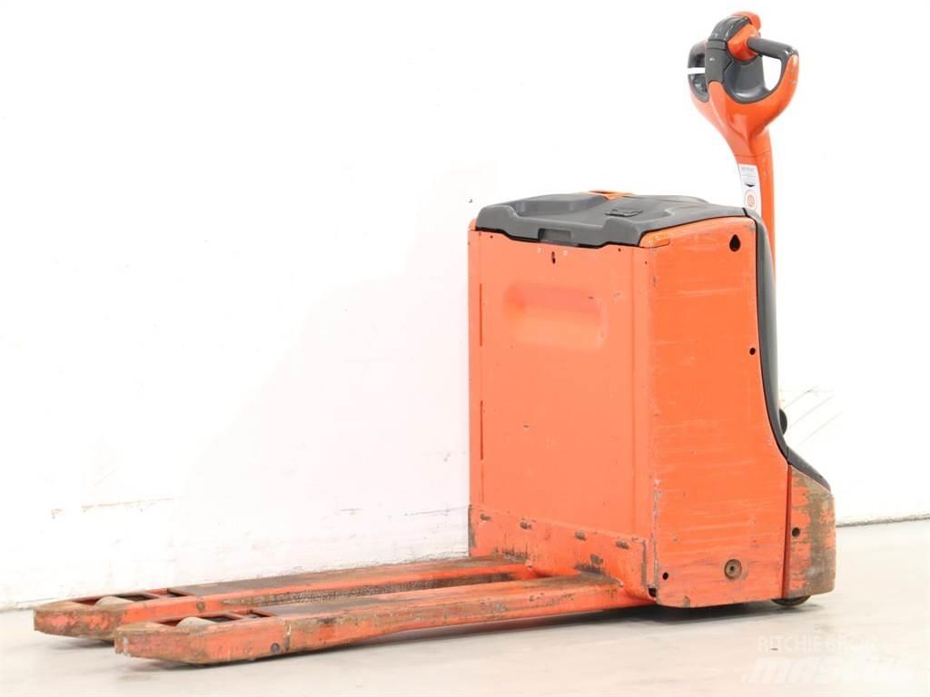 Linde T16/1152 Колички високоповдигачи с теглич