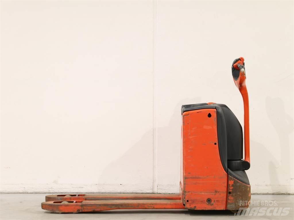 Linde T16/1152 Колички високоповдигачи с теглич