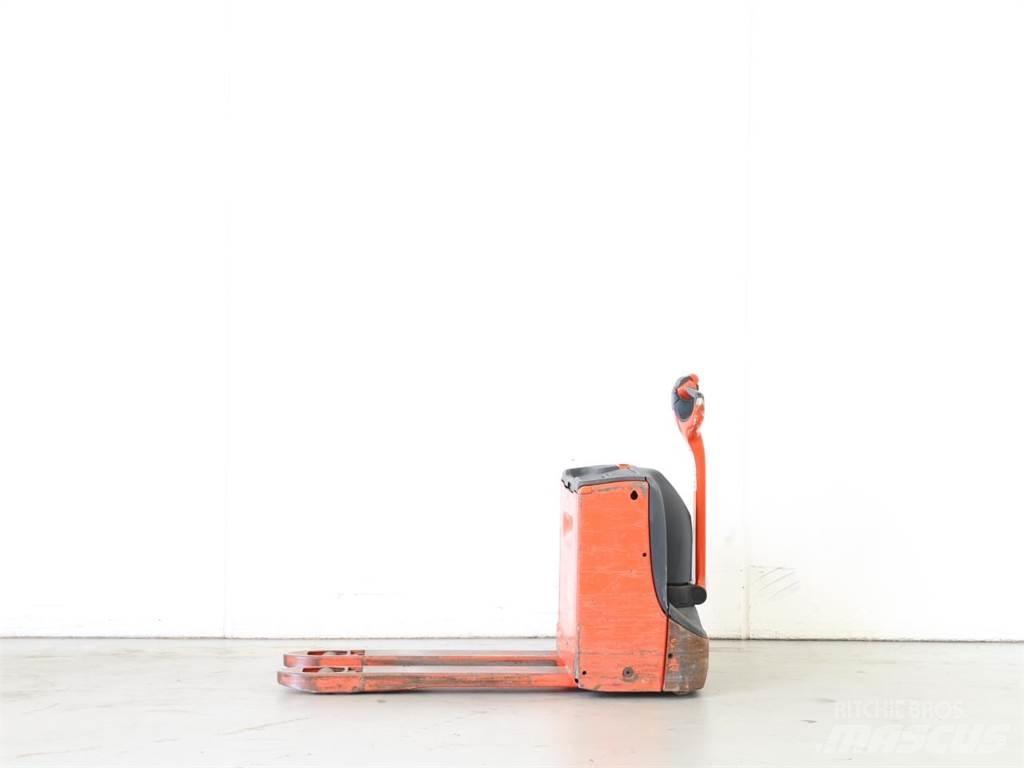 Linde T16/1152 Колички високоповдигачи с теглич