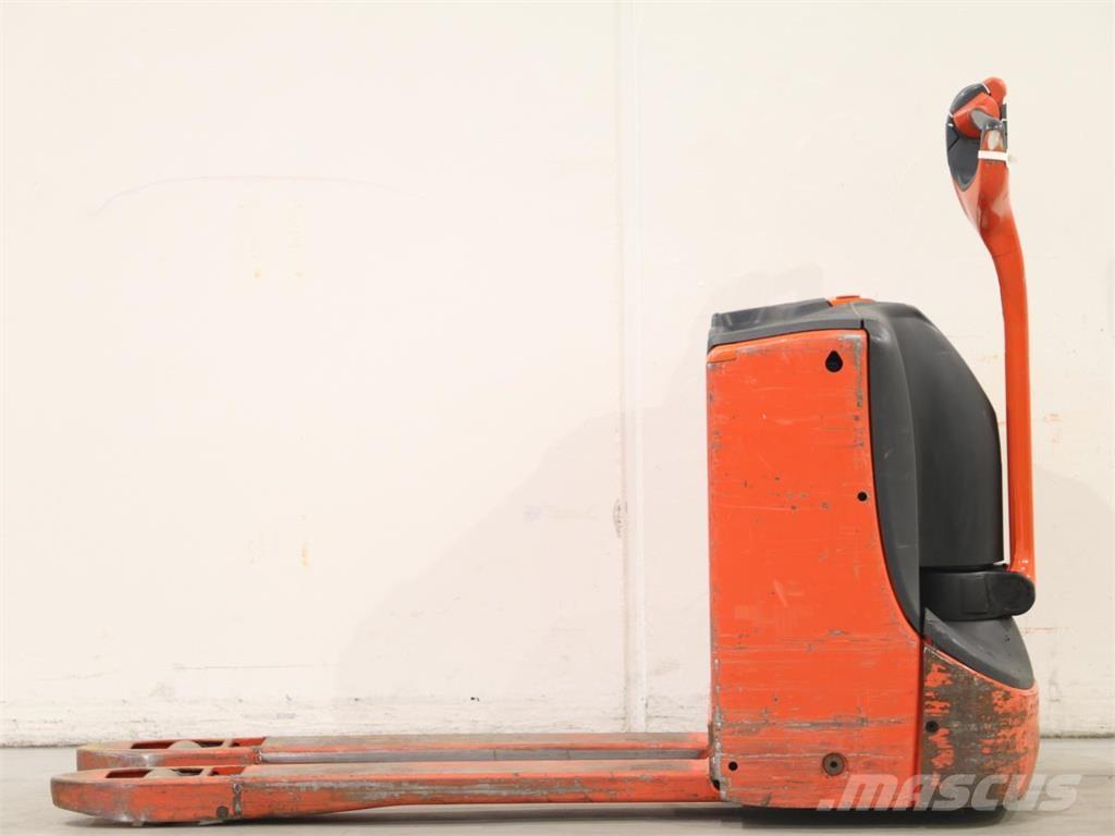 Linde T16/1152 Колички високоповдигачи с теглич