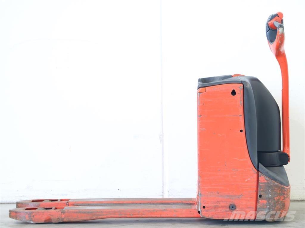Linde T16/1152 Колички високоповдигачи с теглич