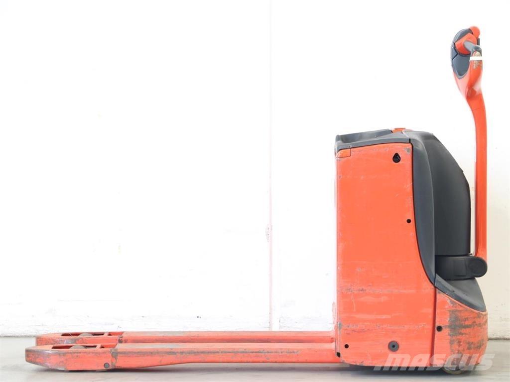 Linde T16/1152 Колички високоповдигачи с теглич