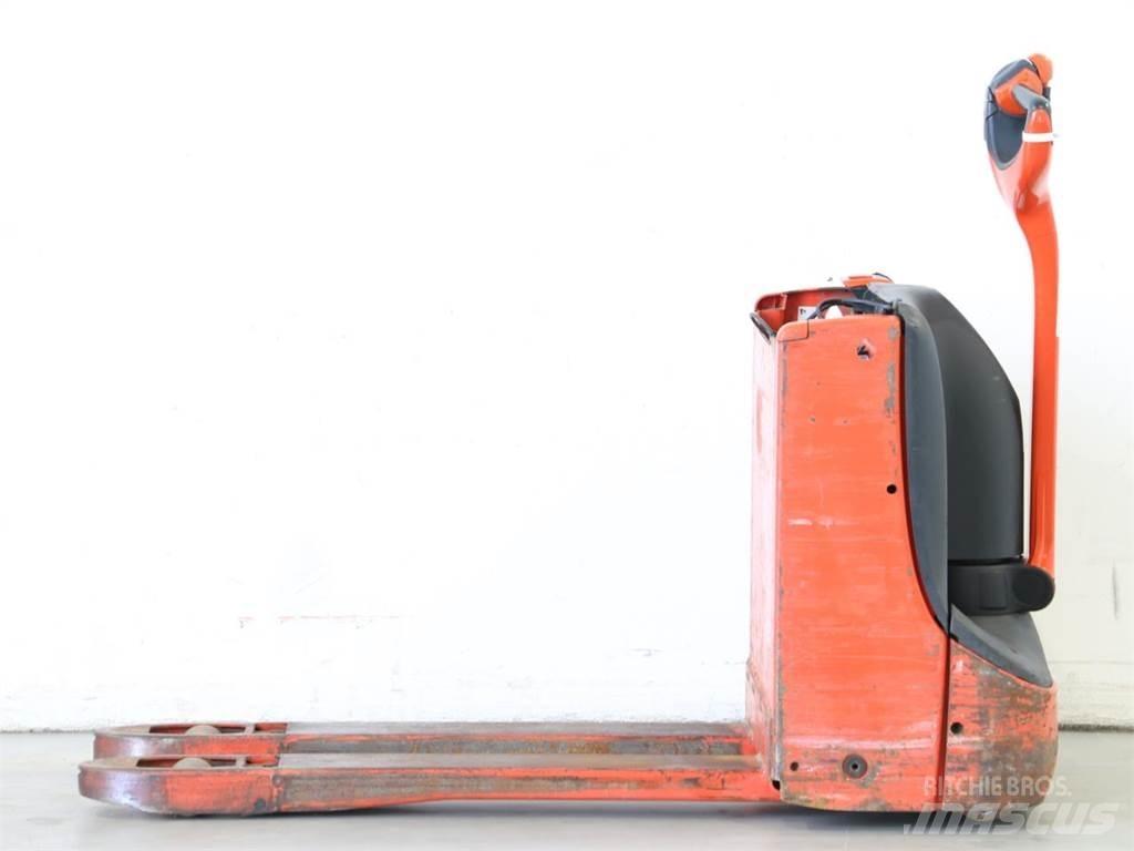 Linde T16/1152 Колички високоповдигачи с теглич
