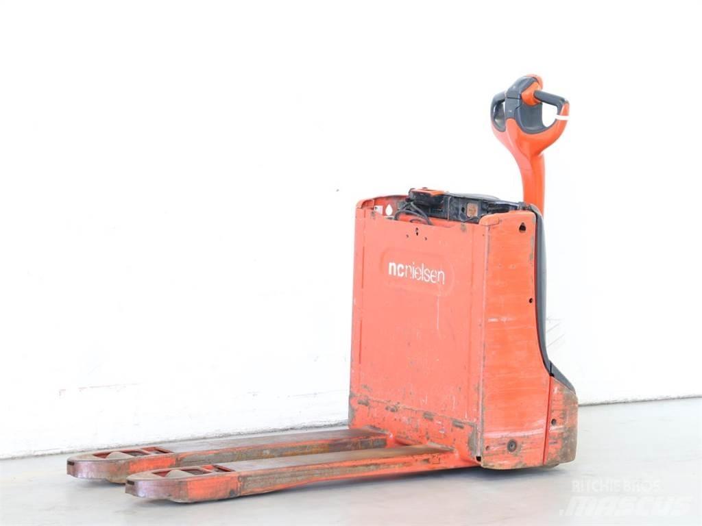 Linde T16/1152 Колички високоповдигачи с теглич