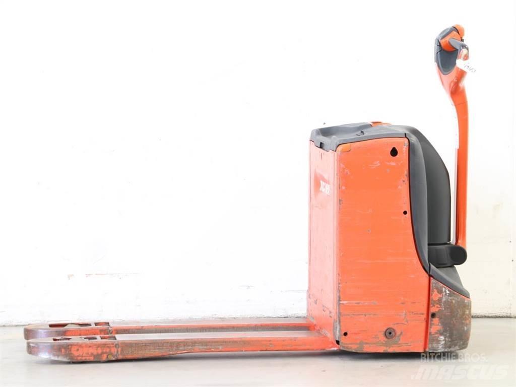 Linde T16/1152-00 Колички високоповдигачи с теглич