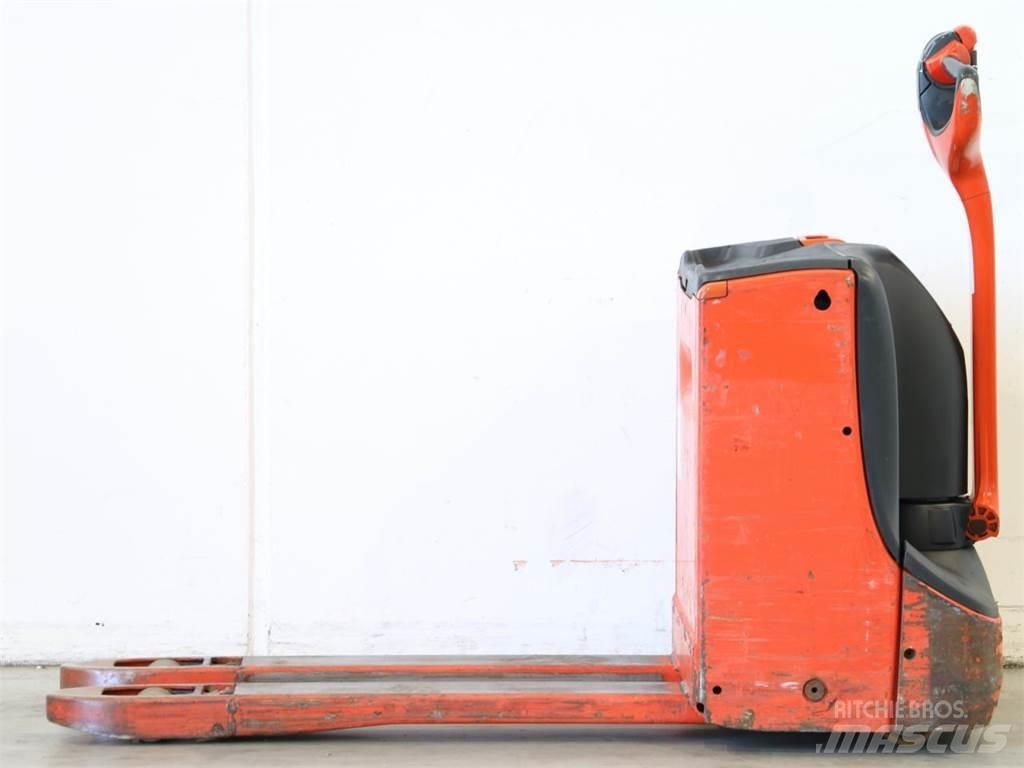 Linde T16/1152-00 Колички високоповдигачи с теглич