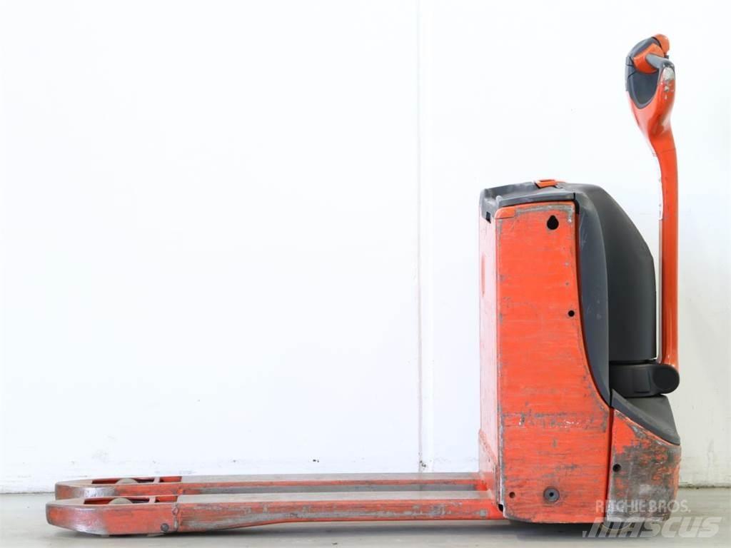 Linde T16/1152-00 Колички високоповдигачи с теглич