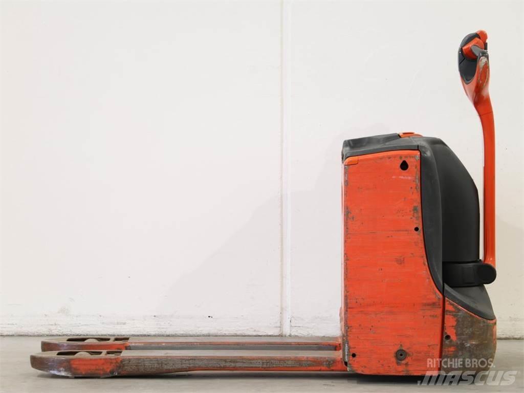 Linde T16/1152-00 Колички високоповдигачи с теглич
