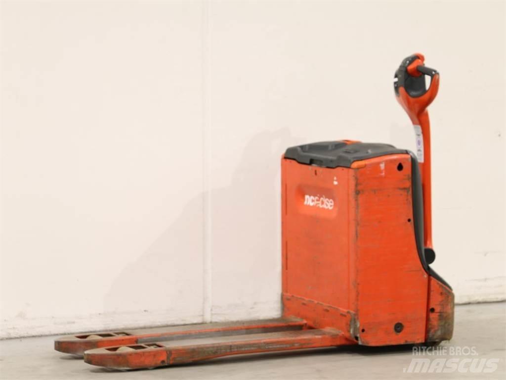 Linde T16/1152-00 Колички високоповдигачи с теглич