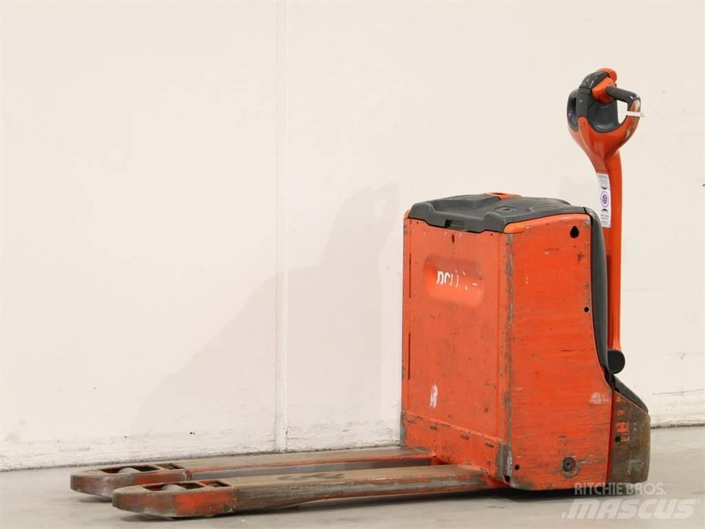 Linde T16/1152-00 Колички високоповдигачи с теглич