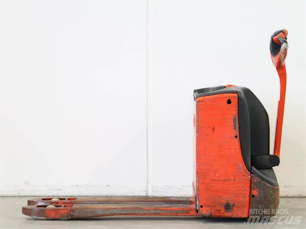 Linde T16/1152-00 Колички високоповдигачи с теглич