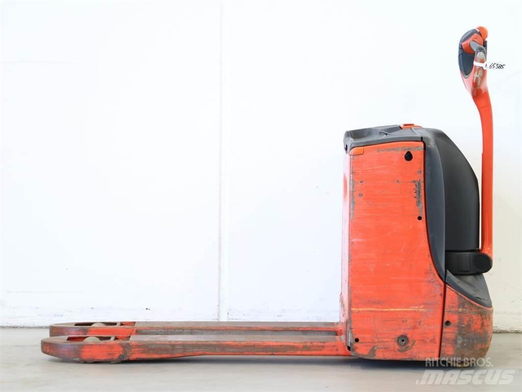 Linde T16/1152-00 Колички високоповдигачи с теглич