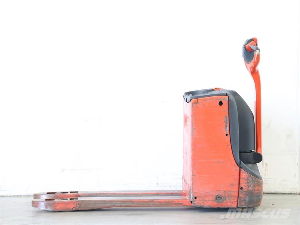 Linde T16/1152-00 Колички високоповдигачи с теглич