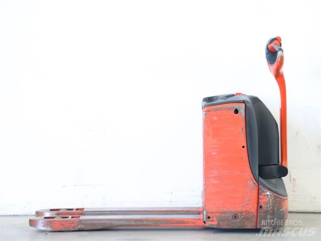 Linde T16/1152-00 Колички високоповдигачи с теглич