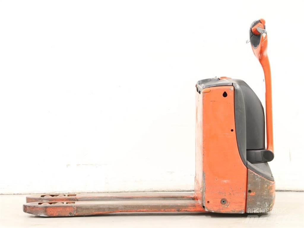 Linde T16/1152-00 Колички високоповдигачи с теглич