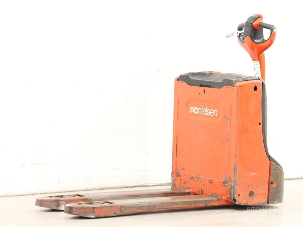 Linde T16/1152-00 Колички високоповдигачи с теглич