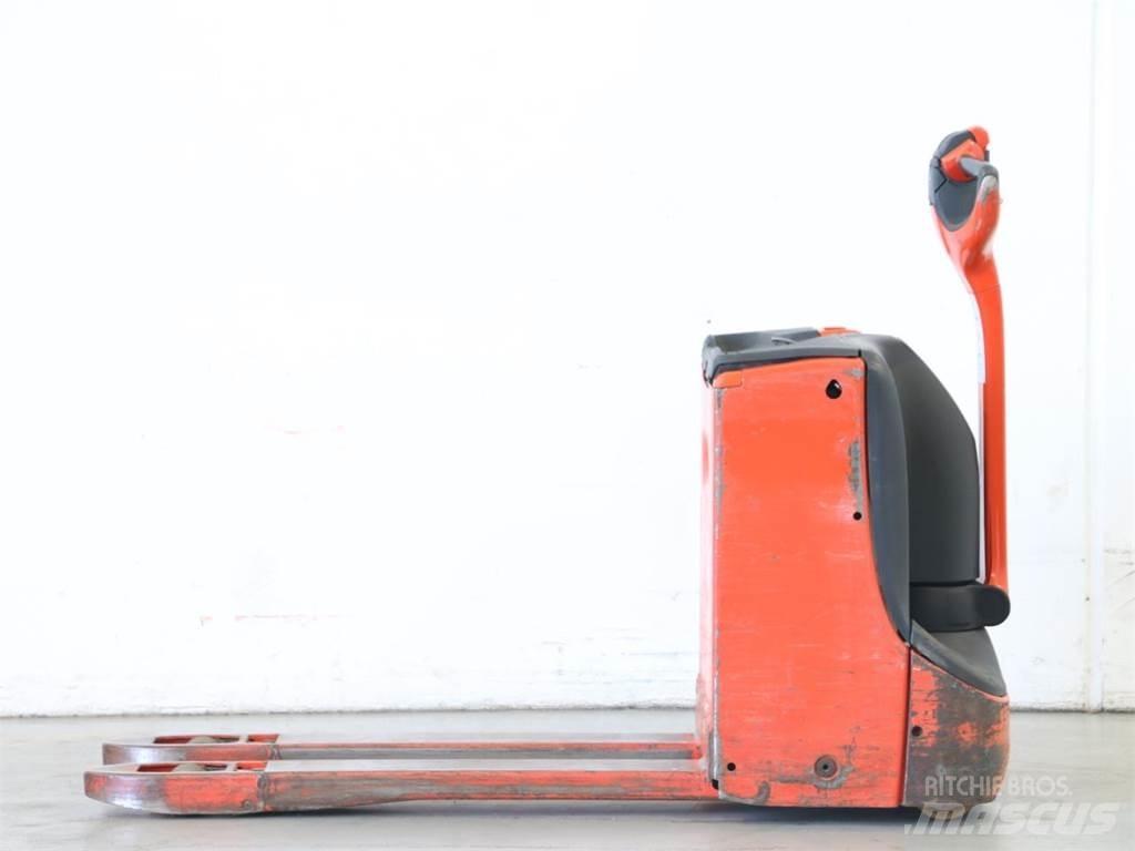 Linde T16/1152-00 Колички високоповдигачи с теглич