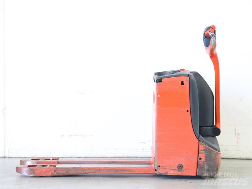 Linde T16/1152-00 Колички високоповдигачи с теглич