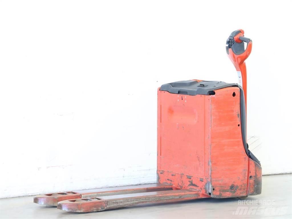 Linde T16/1152-00 Колички високоповдигачи с теглич