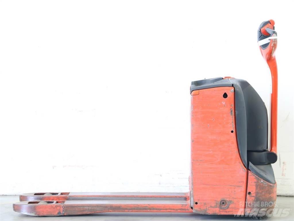 Linde T16/1152-00 Колички високоповдигачи с теглич