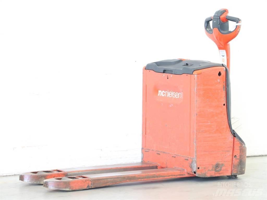 Linde T16/1152-00 Колички високоповдигачи с теглич