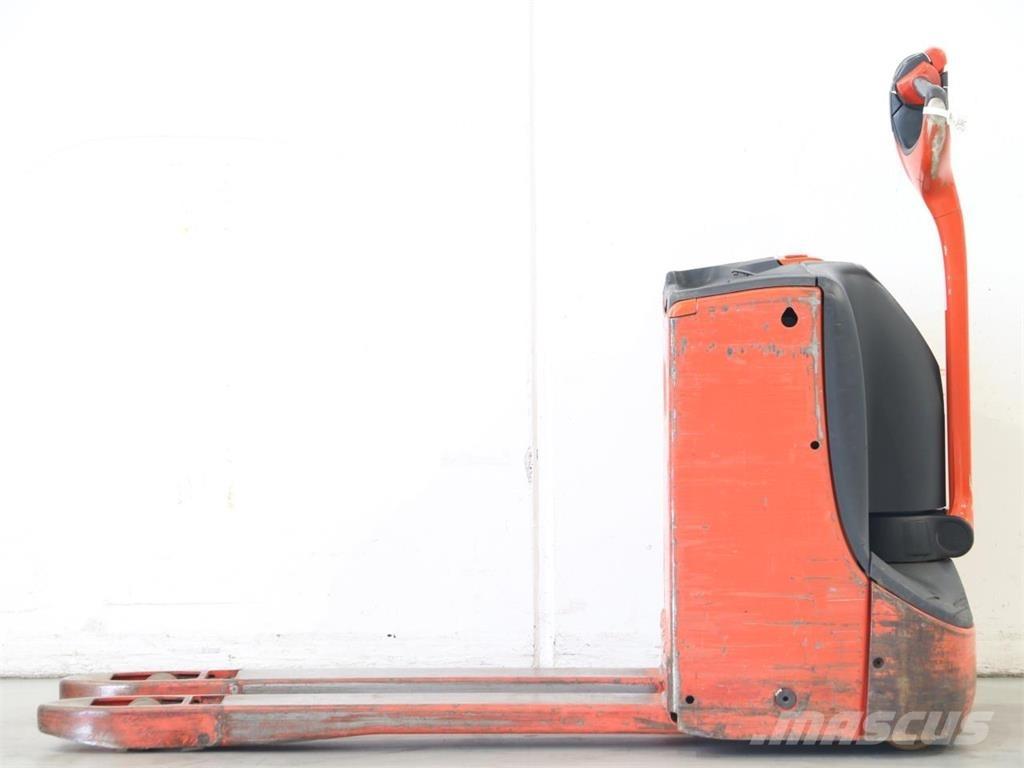 Linde T16/1152-02 Колички високоповдигачи с теглич