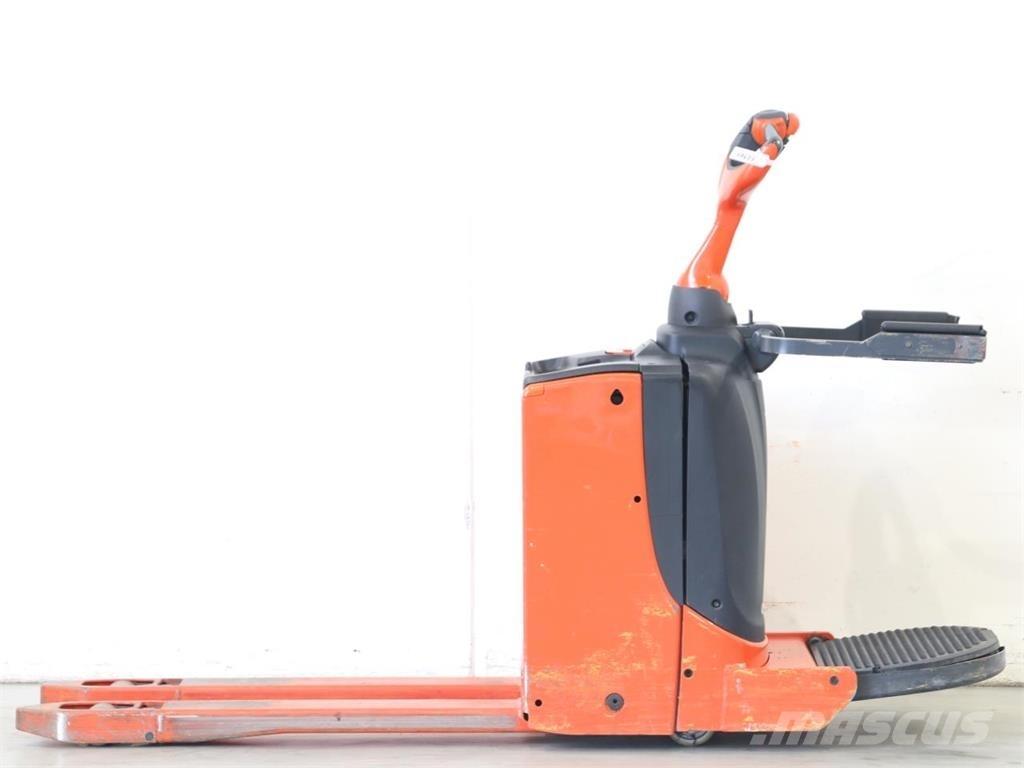 Linde T16P/1151 Колички високоповдигачи с теглич
