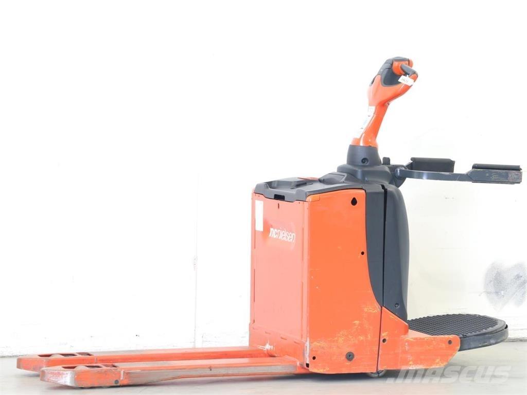 Linde T16P/1151 Колички високоповдигачи с теглич