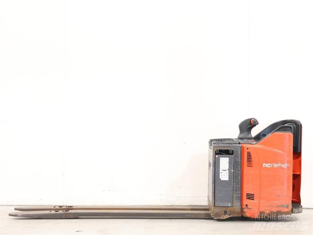 Linde T20SP/131 Колички високоповдигачи с теглич