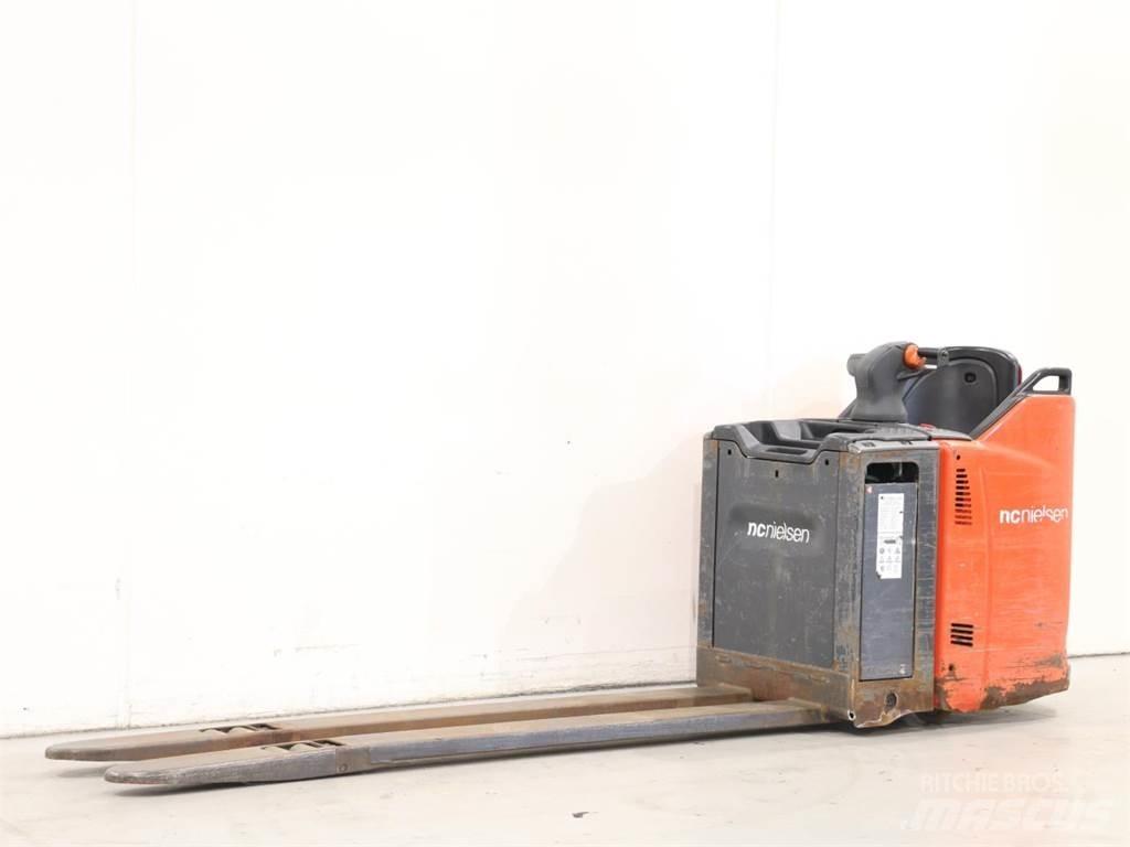 Linde T20SP/131 Колички високоповдигачи с теглич
