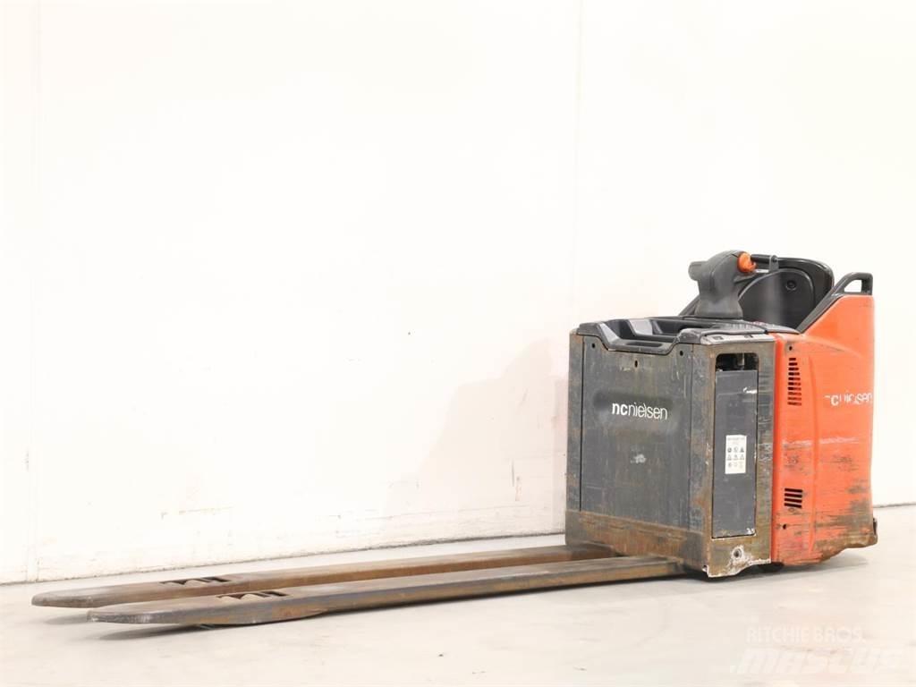 Linde T20SP/131 Колички високоповдигачи с теглич