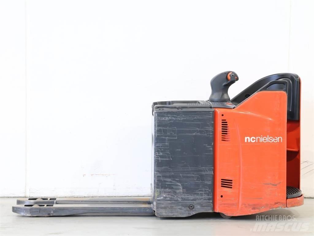 Linde T20SP/131 Колички високоповдигачи с теглич