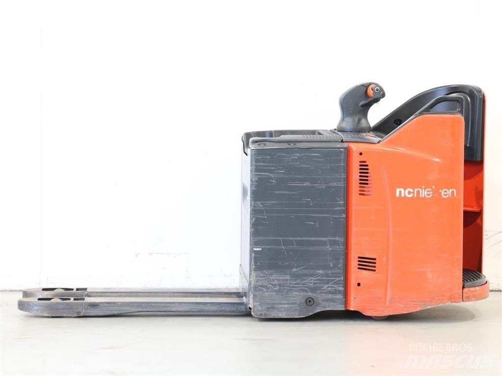 Linde T20SP/131 Колички високоповдигачи с теглич