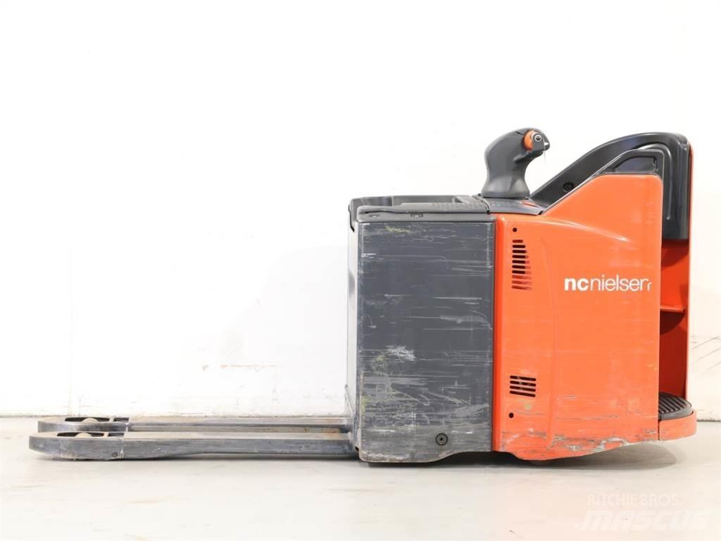 Linde T20SP/131 Колички високоповдигачи с теглич