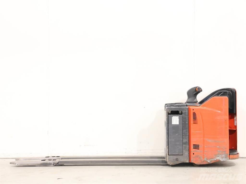 Linde T20SP/131 Колички високоповдигачи с теглич